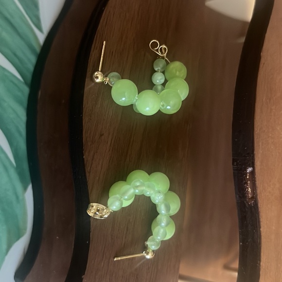 Elegant Vintage Green Beaded Earrings - Picture 5 of 8